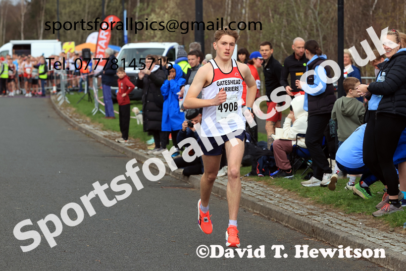 Senior Mens relay, 2026 Elswick Harriers Good Friday Road Relays and Young Athletes, Newburn,  Newcastle upon Tyne. Photo: David T. Hewitson/Sports for All Pics
